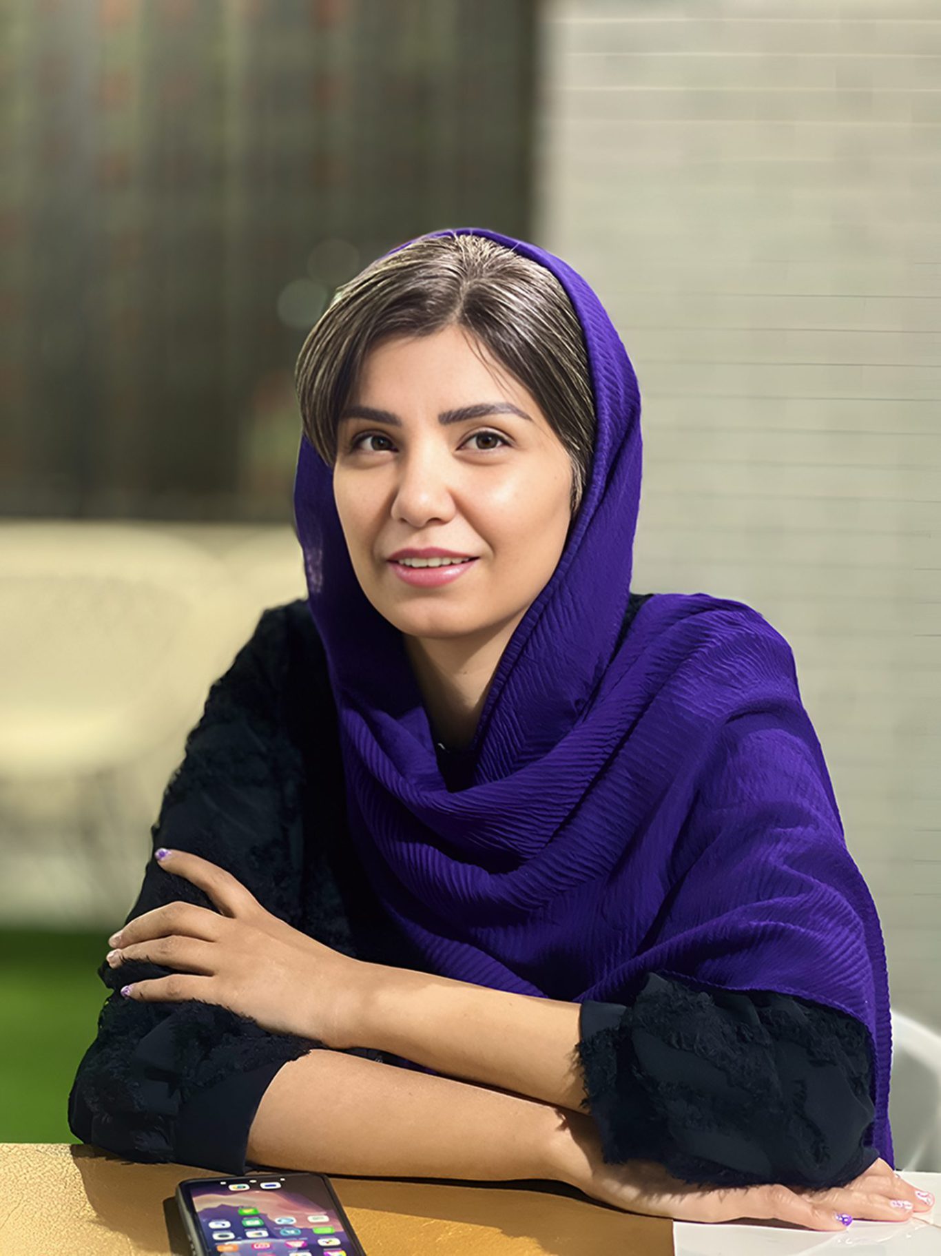 خانم ایازی مدیریت آکادمی زبان انگلیسی فراز